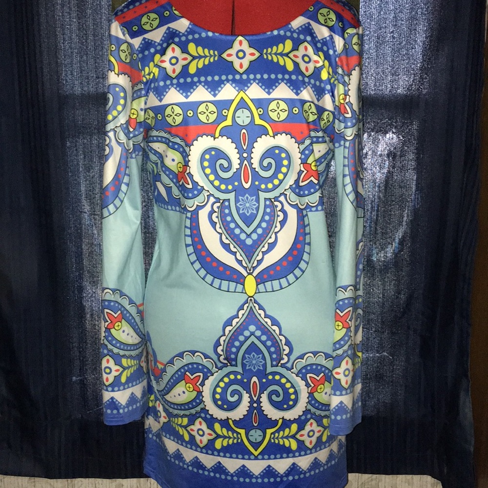 Long sleeve blue patterned dress